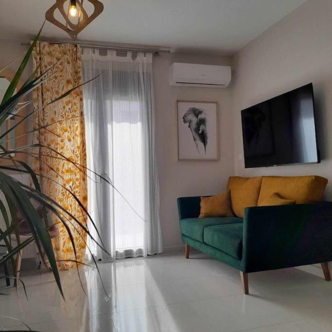 Helios Cozyhome سالونيك المظهر الخارجي الصورة
